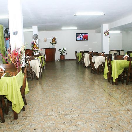 Hotel Normandia Medellin Bagian luar foto