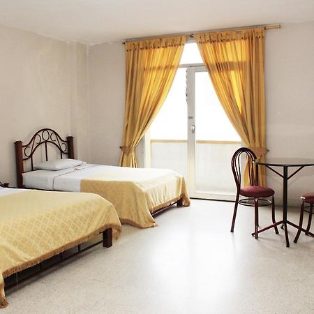 Hotel Normandia Medellin Bagian luar foto