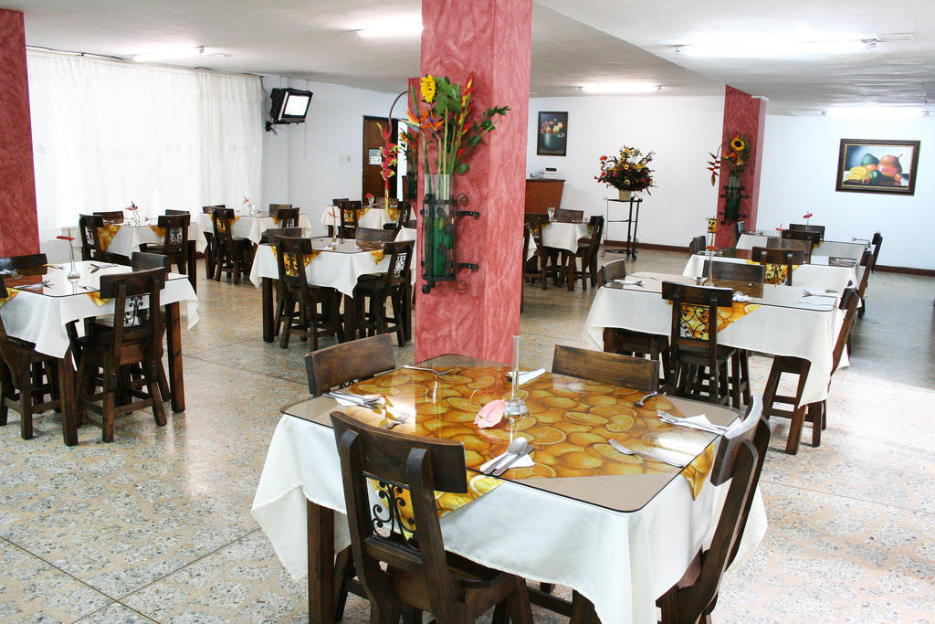 Hotel Normandia Medellin Bagian luar foto