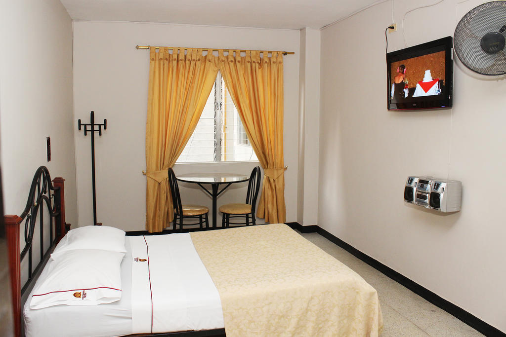 Hotel Normandia Medellin Ruang foto
